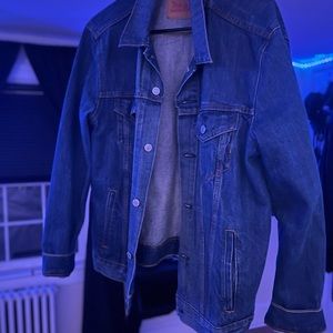 Blue Levi’s denim jacket